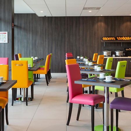Hotel Roi Soleil Prestige Plaisir - St Quentin Exteriör bild